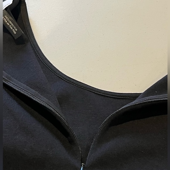 A Pea In The Pod Black Short Sleeve Maternity Top Size Large - Picture 4 of 8